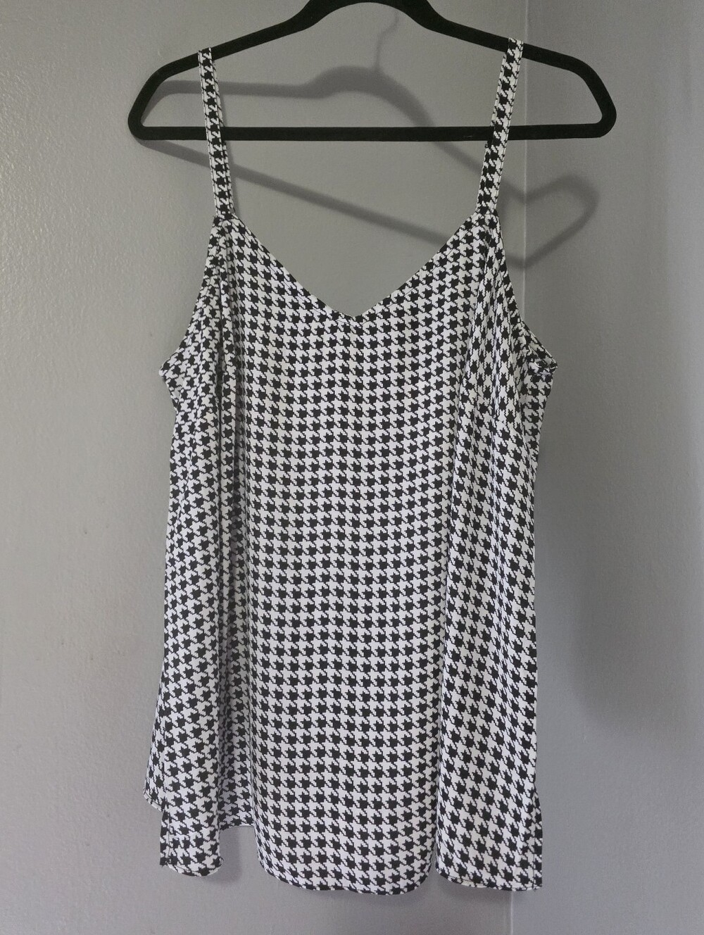 NWT Large torrid Black and White Houndstooth Cami
